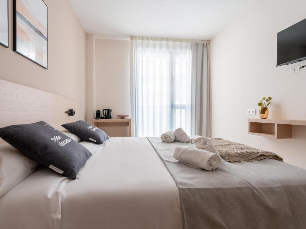 Hotel Limehome Carrer De Besalu 82 Barcellona